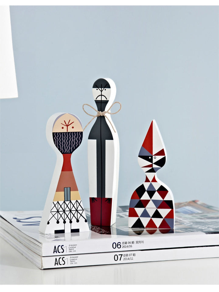 BowLift | Handcrafted Wooden Figures