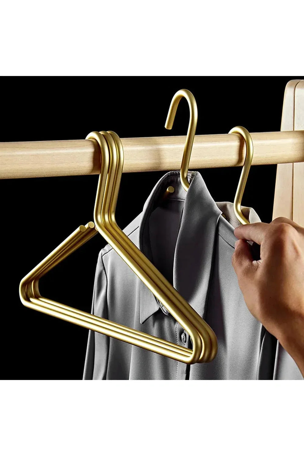BowLift | LuxeLine Metal Hanger