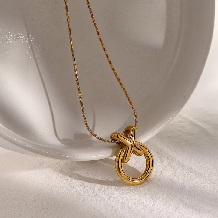 BowLift | Elegant XO Interlaced Necklace