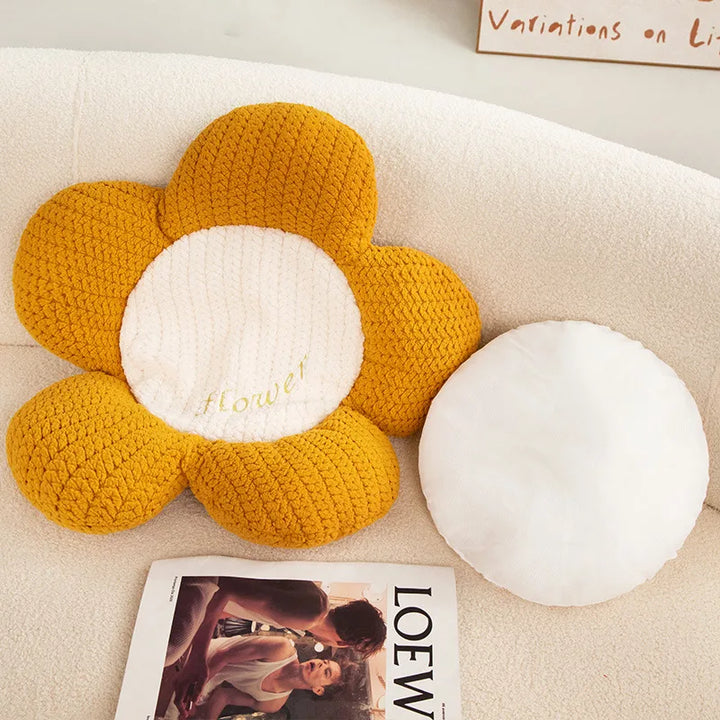 BowLift | Daisy Cushion