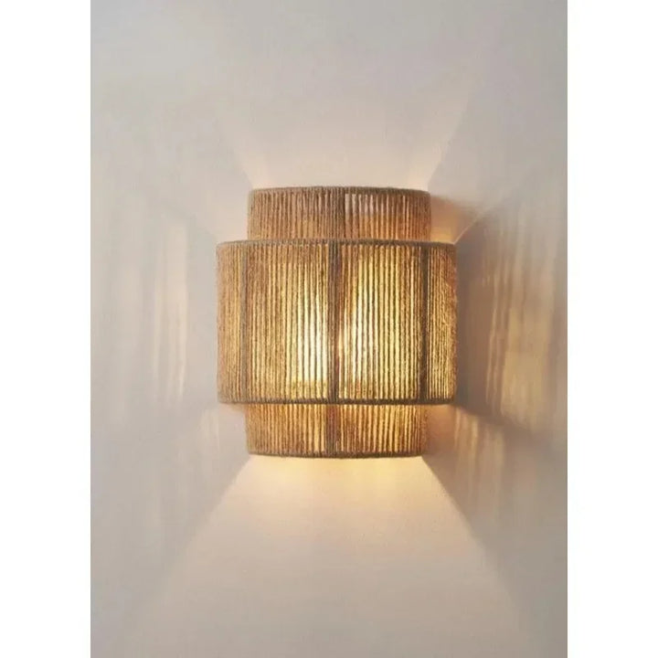 BowLift | Wall lamp LED with natural brown finish and hemp cord