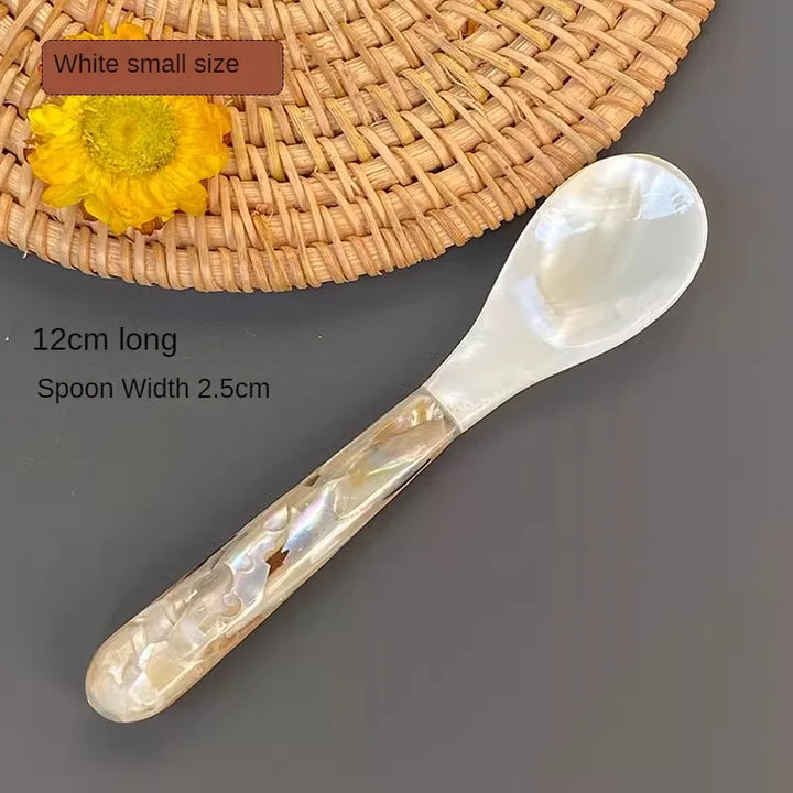 BowLift | Natural Pearl Shell Moonlight Snail Spoon