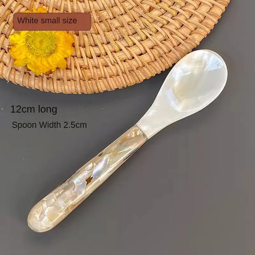 BowLift | Natural Pearl Shell Moonlight Snail Spoon