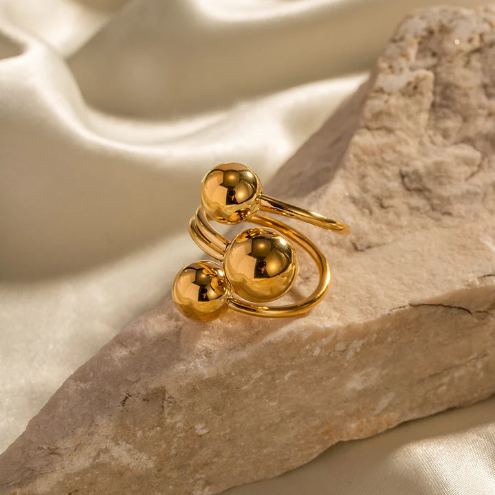 BowLift | 18k Bold Three Ball Open Ring
