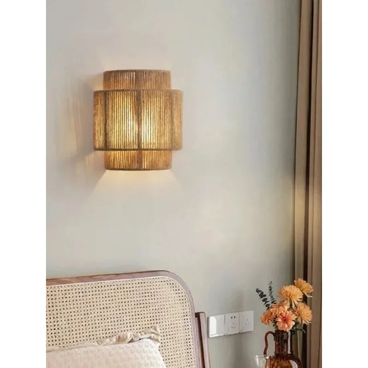 BowLift | Wall lamp LED with natural brown finish and hemp cord