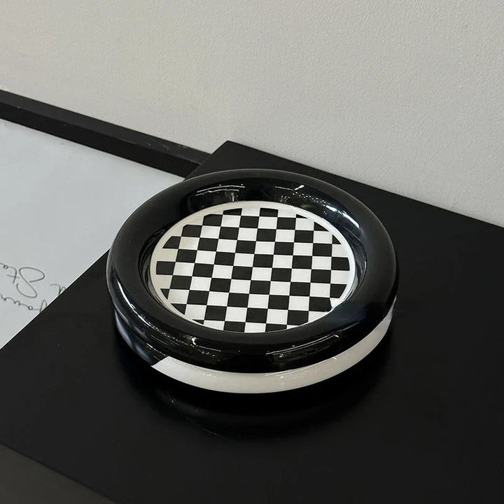 Monochrome Chubby Plates | Bowlift