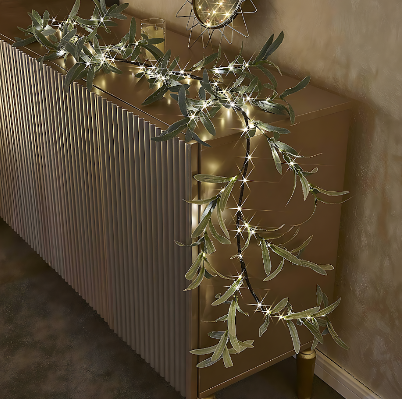 Illuminated Garland – Effortless elegance for any space Bowlift