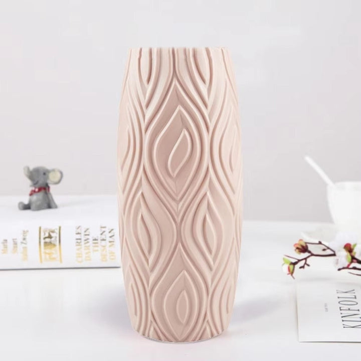 BowLift | Sculpted Textured Leaf Vase