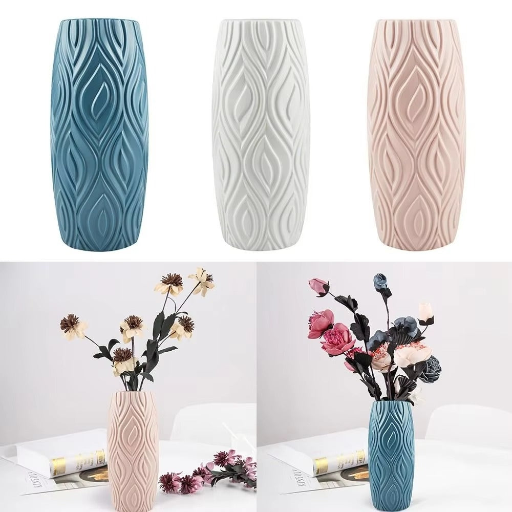 BowLift | Sculpted Textured Leaf Vase
