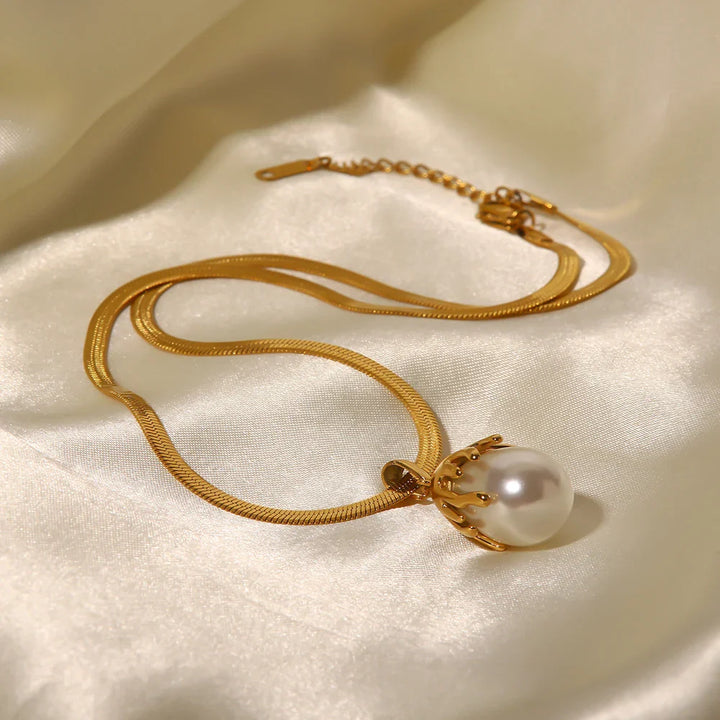 BowLift | 18k Blooming Pearl Necklace and Earrings