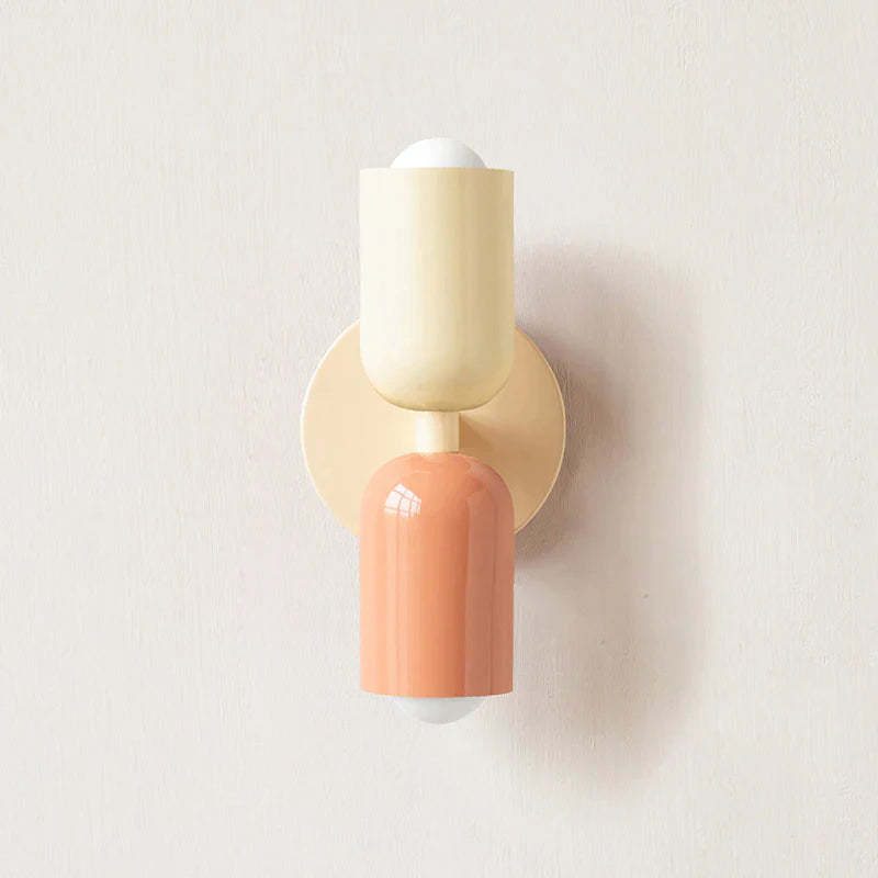 BowLift | Lively, minimalist wall lamp with two light bulbs