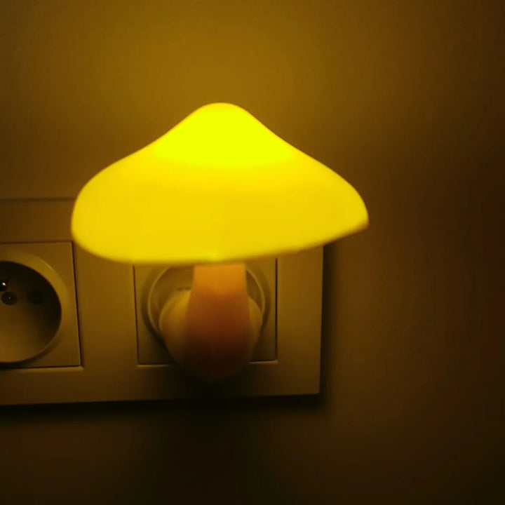 BowLift | LED Night Light Lumipilz | With Twilight Sensor | Warm Yellow & Energy Saving | 8×10 cm