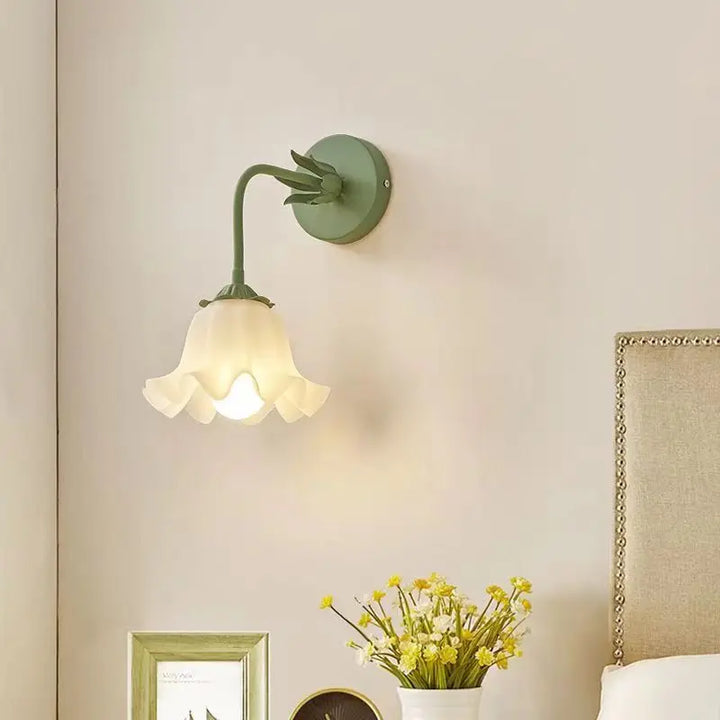 LuxePetal - Elegant Wall Lamp with Flower Pattern for Bedroom Bowlift