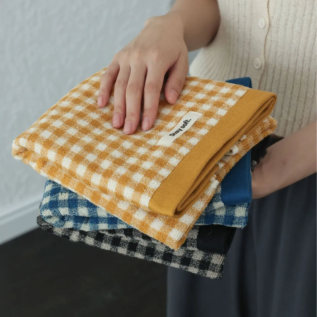 Retro Small Grid Cotton Towel – Soft & Absorbent Household Towel | Bowlift