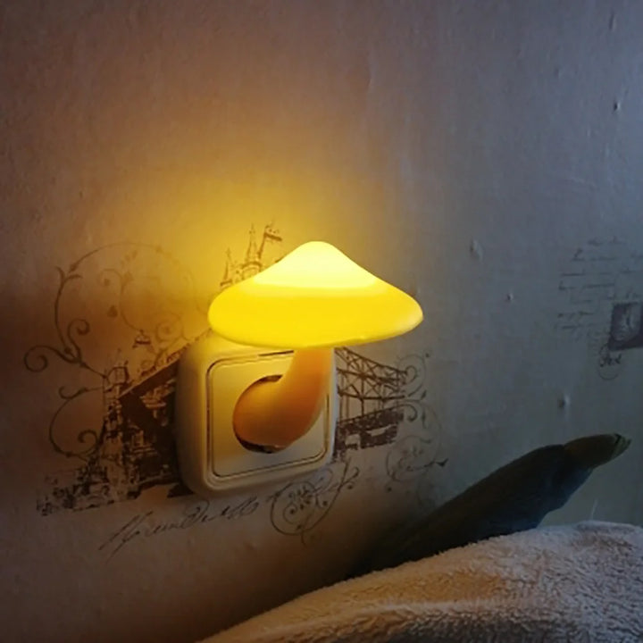 BowLift | LED Night Light Lumipilz | With Twilight Sensor | Warm Yellow & Energy Saving | 8×10 cm