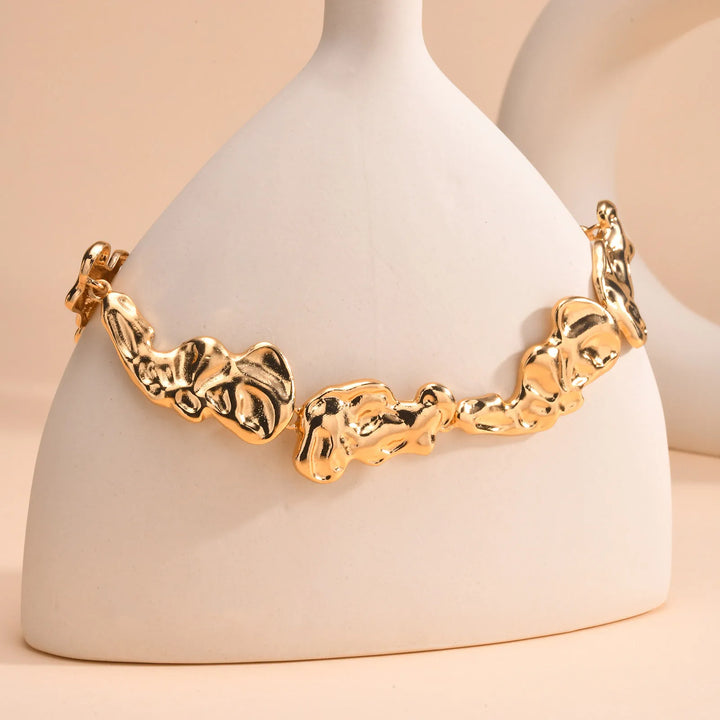 BowLift | Melted Lava Choker Necklace