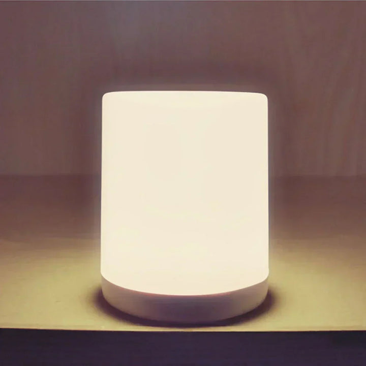 BowLift | Dimmable LED table lamp with USB connection for flexible light