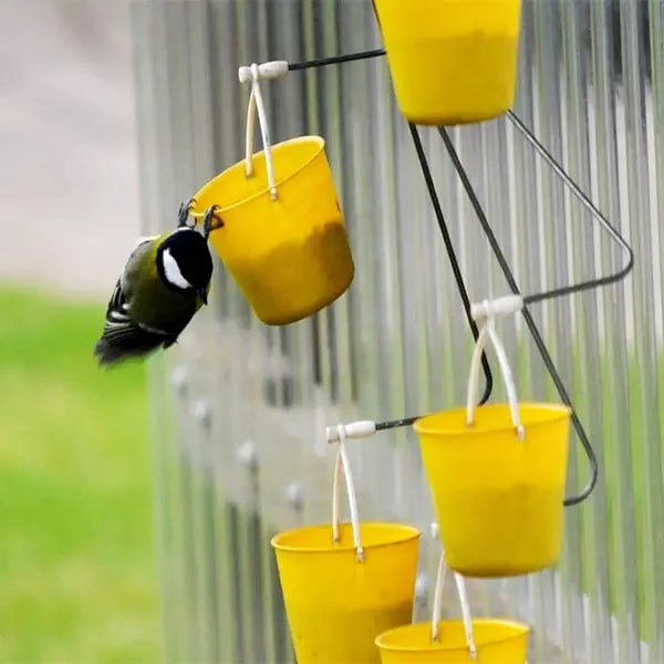 BowLift | Bird feeder station in ferris wheel design