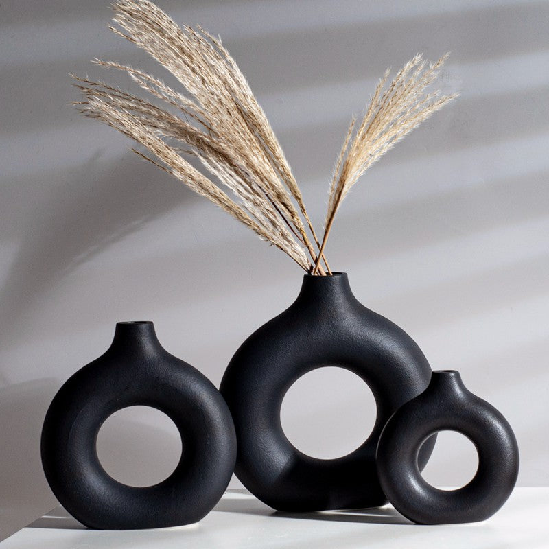 BowLift | Minimalist Circular Ceramic Vase