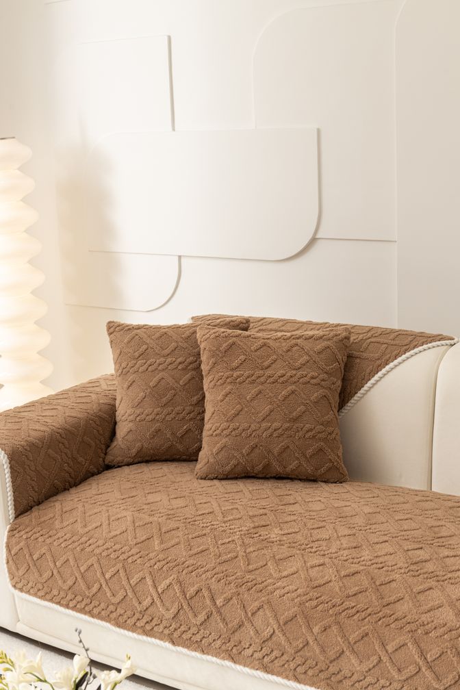 BowLift | Classic One-Piece Sofa Slipcover