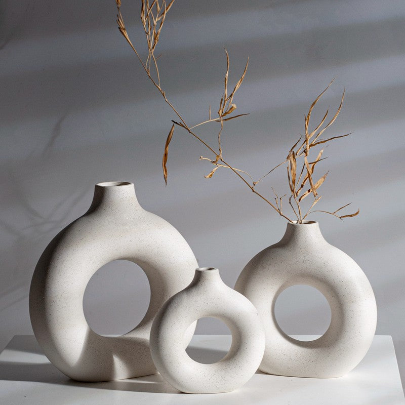 BowLift | Minimalist Circular Ceramic Vase