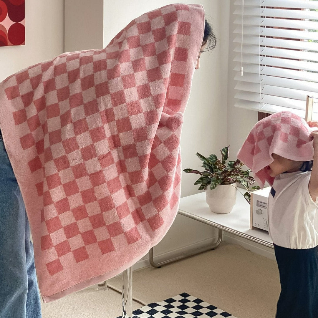 BowLift | Checkerboard Plus Towel Collection