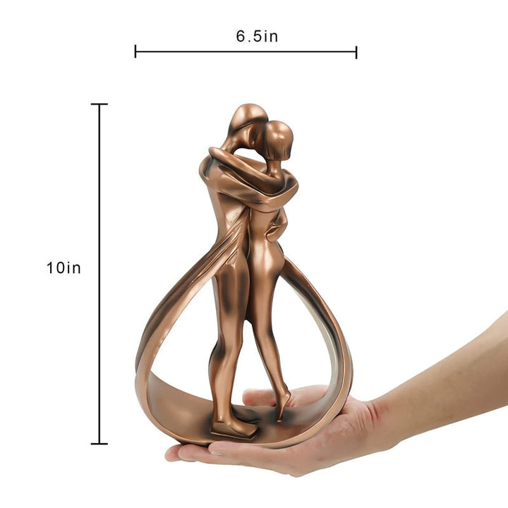 Romantic Lovers Embrace Statue | Bowlift