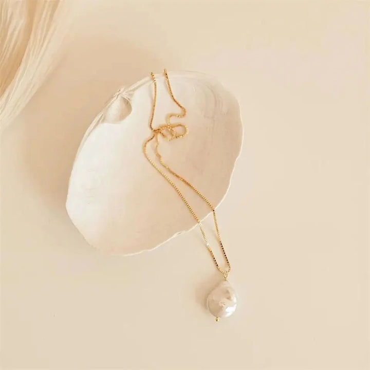 BowLift | Dainty Flat Pearl Necklace