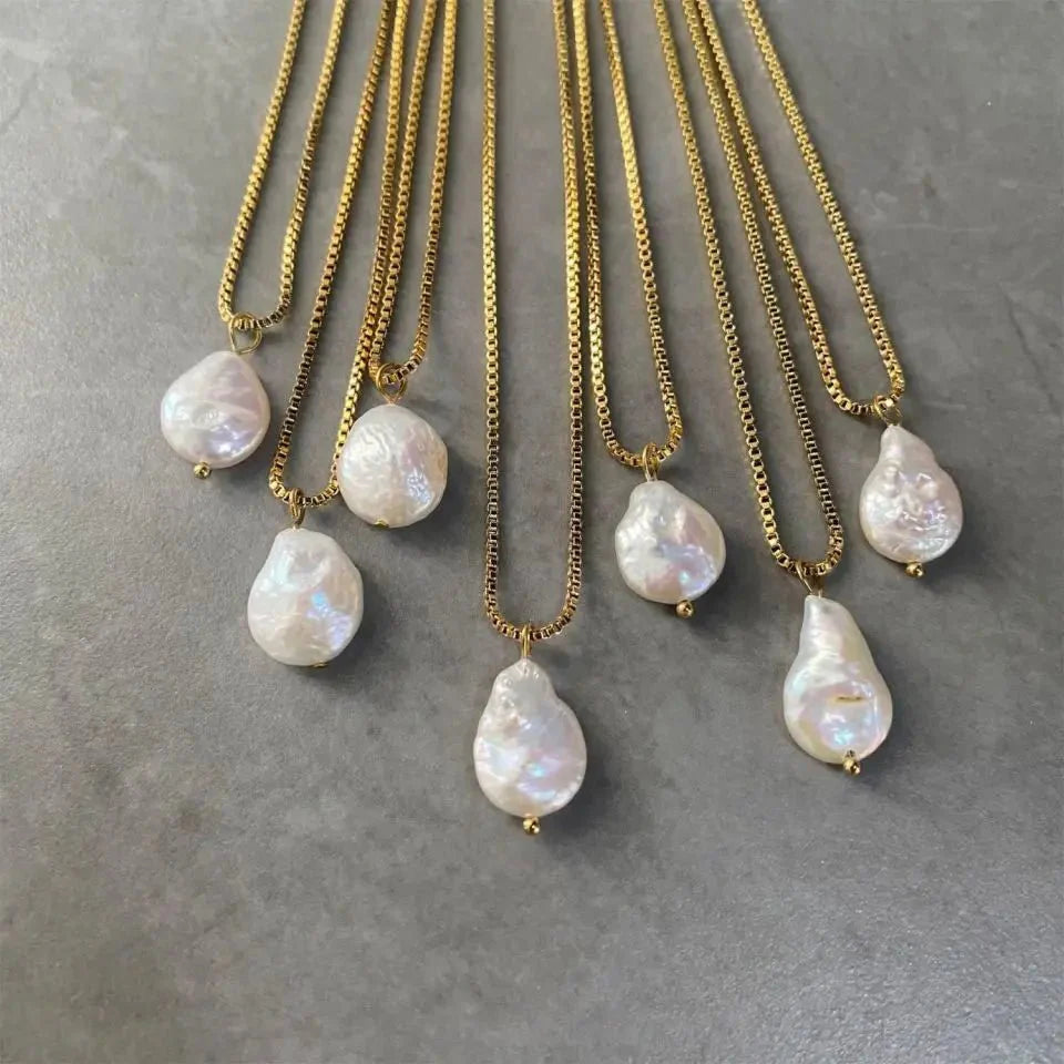 BowLift | Dainty Flat Pearl Necklace