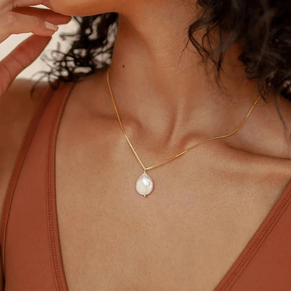 BowLift | Dainty Flat Pearl Necklace