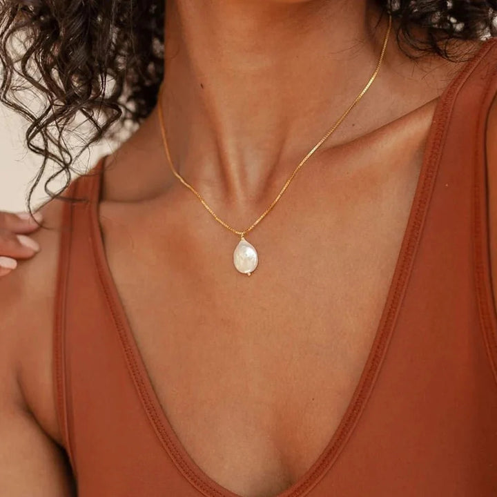 BowLift | Dainty Flat Pearl Necklace