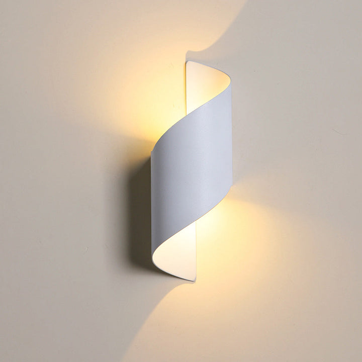 BowLift | LED Wall Light with Minimalist Aluminum Design