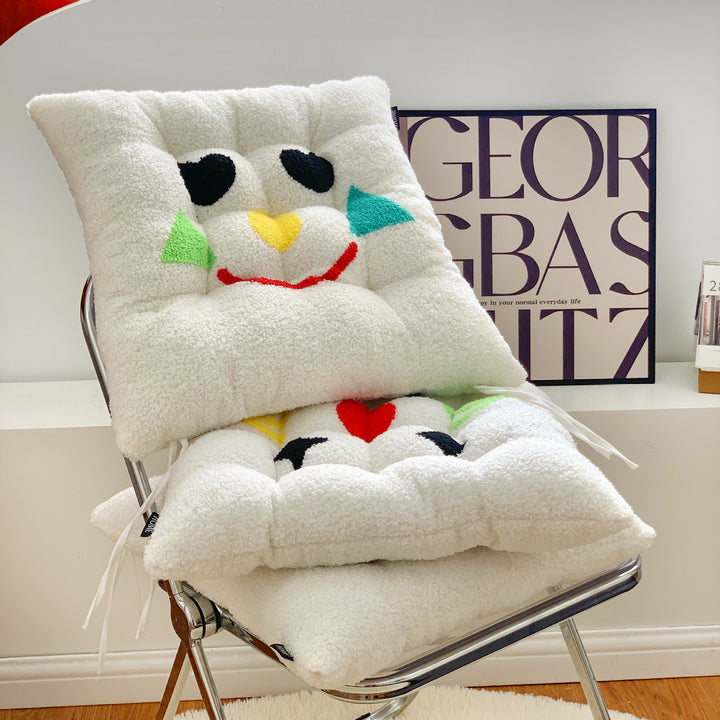 Fluffy seat cushion with pattern