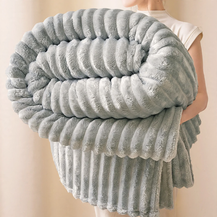 Fleece blanket made of coral fleece, 1500–2000 g