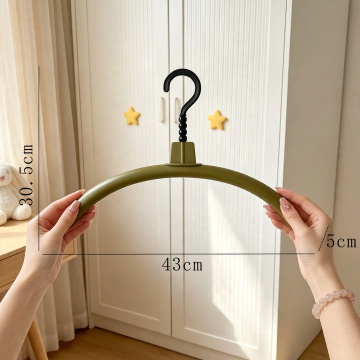 Clothes hanger, arched, checkerboard pattern
