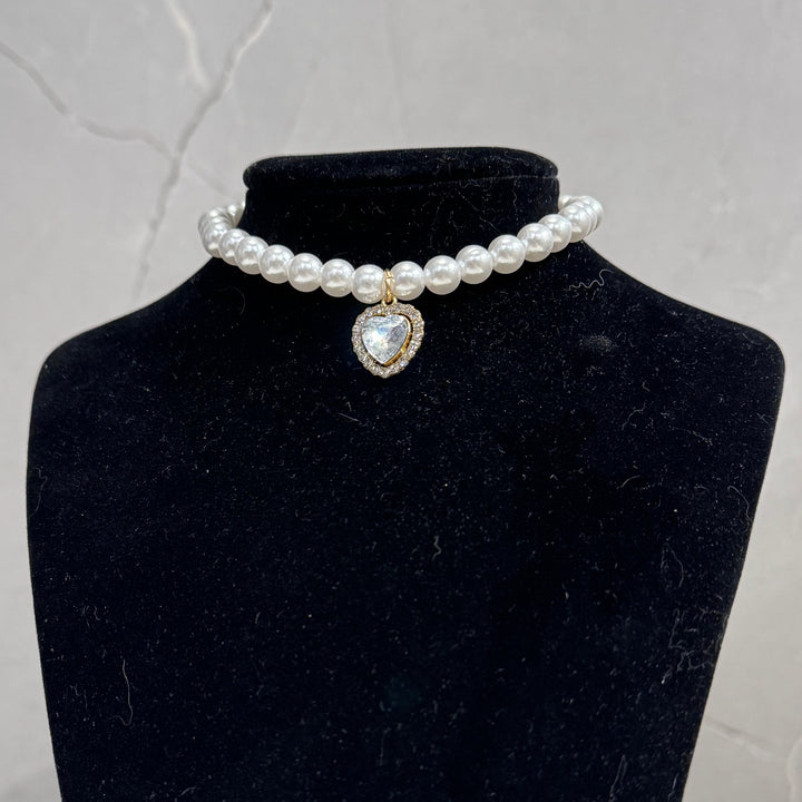 Cat collar with pearls and heart pendant