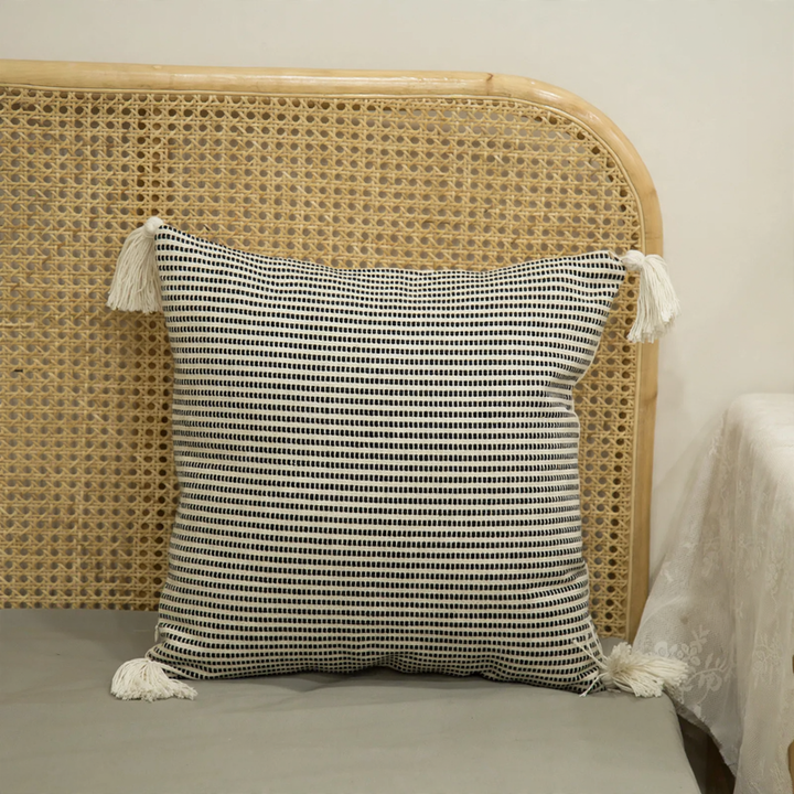 Decorative cushion with embroidery, cotton