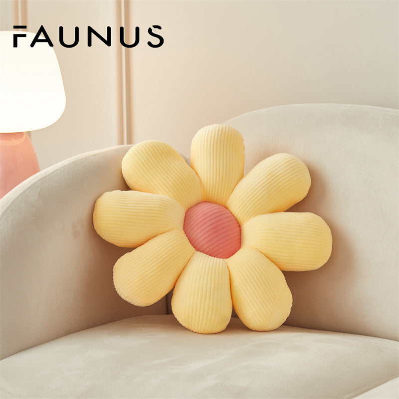 Cushion with floral pattern made of polyester