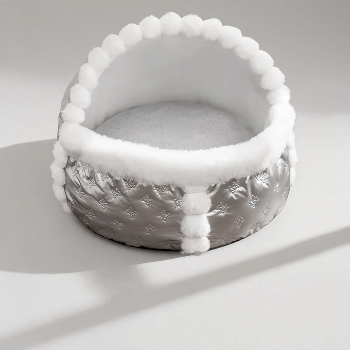 Half-open heating bed for dogs and cats