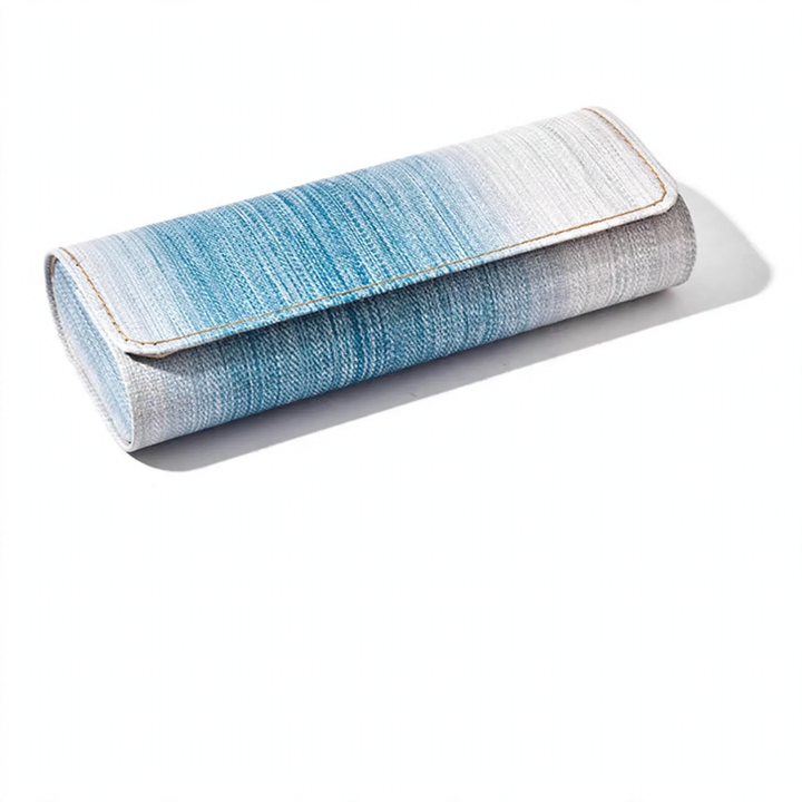Fabric eyewear case with magnetic closure