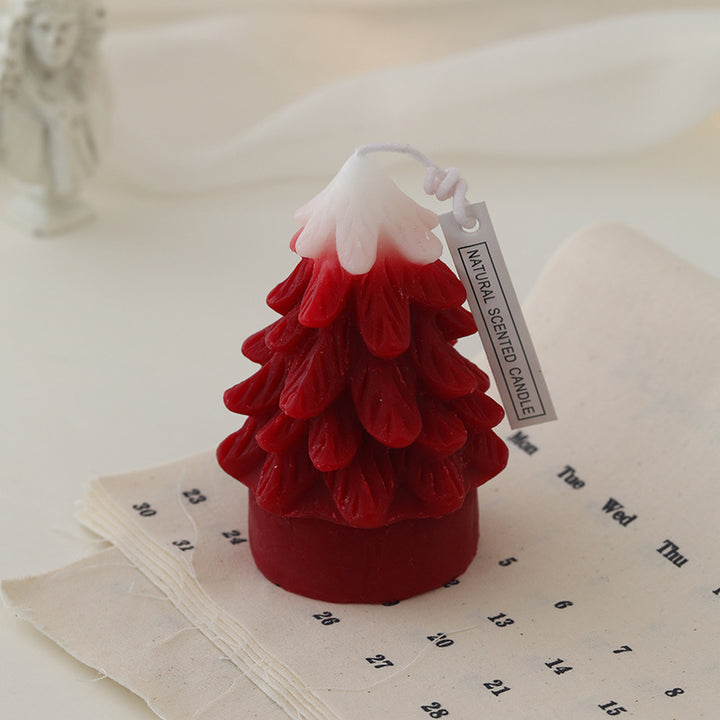 Christmas tree scented candle made of soy wax