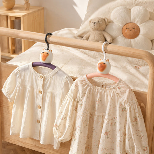 Cat clothes hanger, curved, non-slip