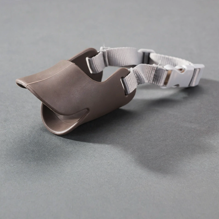 Dog muzzle made of TPR, adjustable