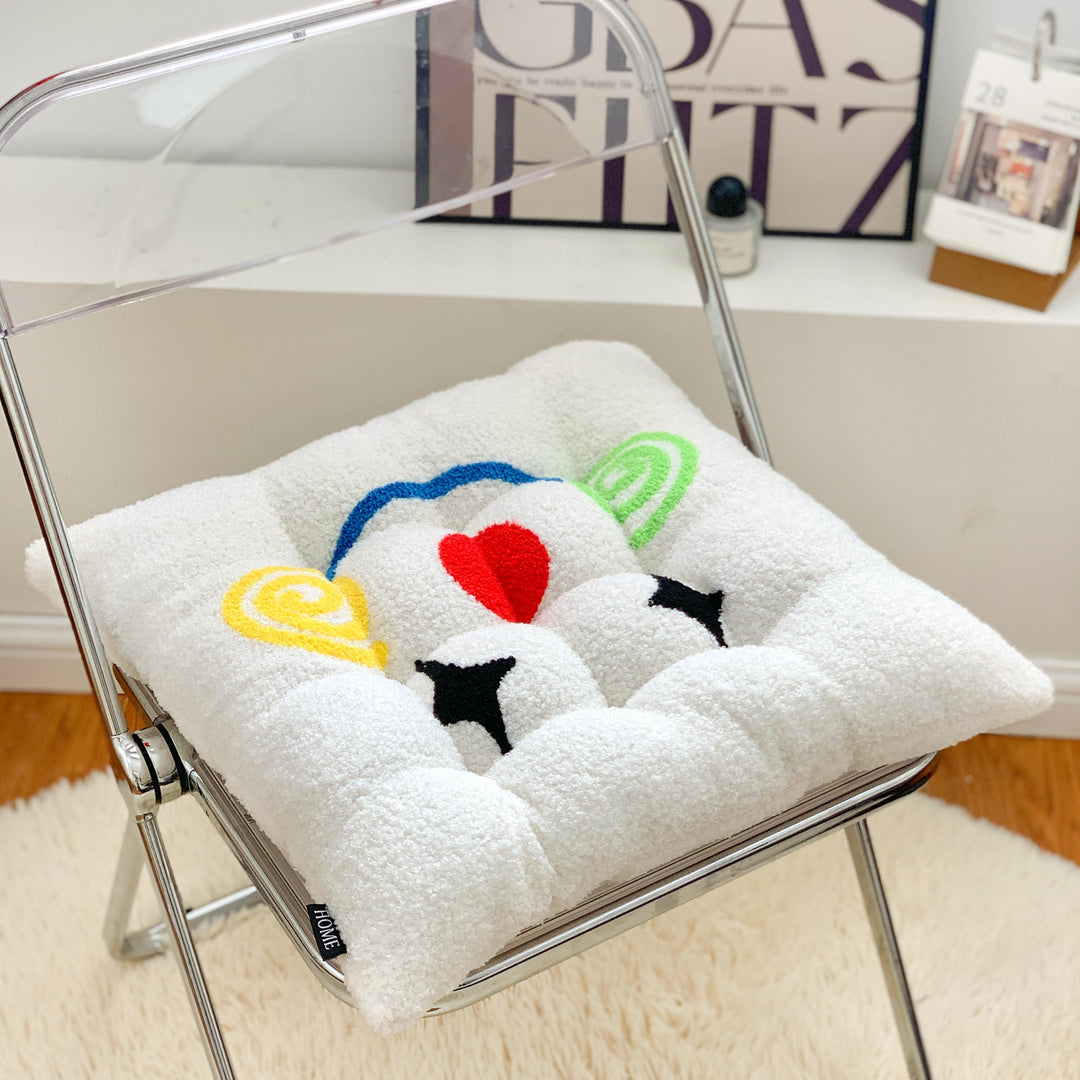 Fluffy seat cushion with pattern