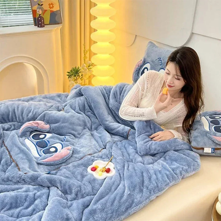 BowLift | Luxury blanket and cushion set for ultimate comfort