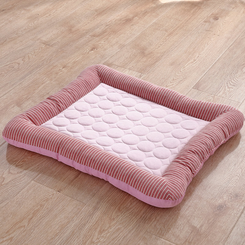 Dog bed with steel frame, breathable, year-round