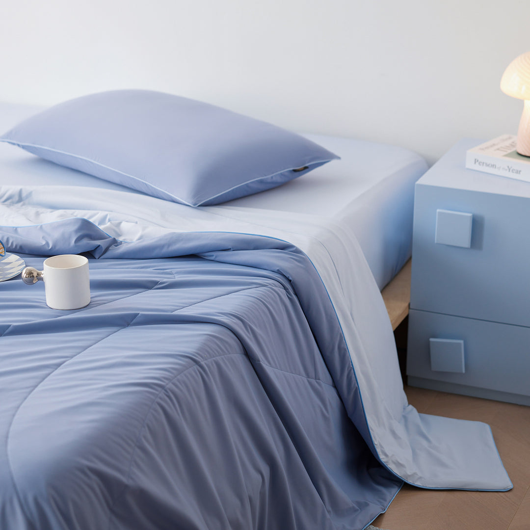Light summer blanket with cooling effect, washable