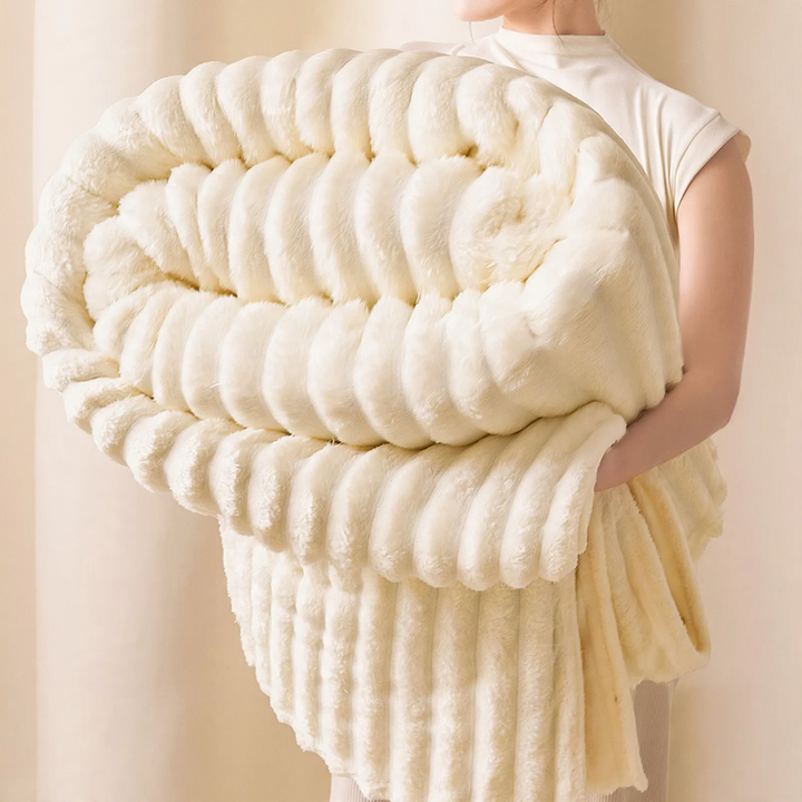 Fleece blanket made of coral fleece, 1500–2000 g
