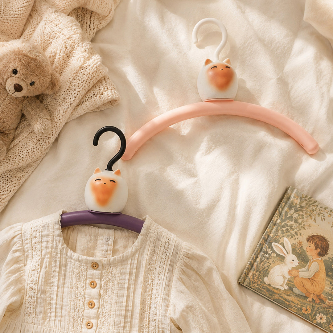 Cat clothes hanger, curved, non-slip