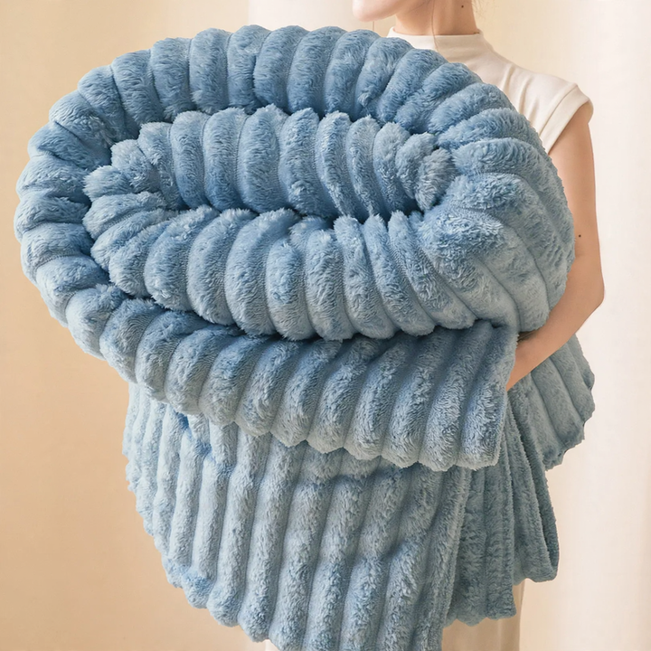 Fleece blanket made of coral fleece, 1500–2000 g